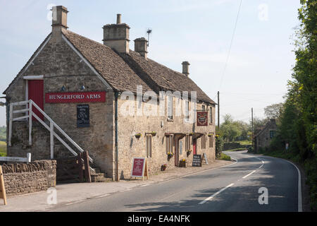 I bracci a Hungerford public house in Farleigh Hungerford, Wiltshire Foto Stock