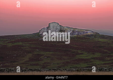 Haytor al tramonto, noto anche come Haytor Rocks Heytor o Hey Tor. Parco Nazionale di Dartmoor, Sud ,Devon, Inghilterra, Regno Unito Foto Stock