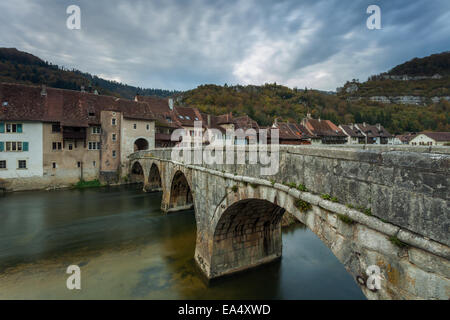 Serata in St-Ursanne, Canton Giura, Svizzera Foto Stock