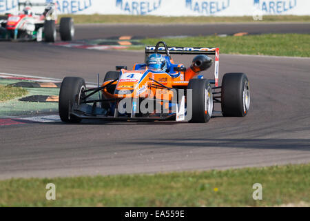 Imola, Italia - 11 Ottobre 2014: Dallara F312 - Mercedes di kfzteile24 Mücke Motorsport Team, pilotato da Nissany Roy Foto Stock