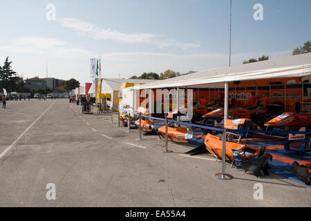 Imola, Italia - 11 Ottobre 2014: Dallara F312 - Mercedes di kfzteile24 Mücke Motorsport Team, pilotato da Nissany Roy Foto Stock