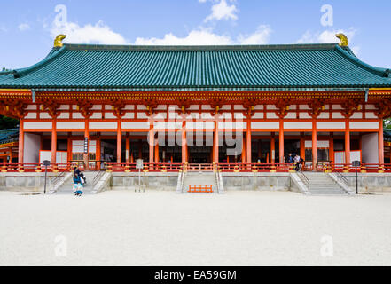 Sala principale del Santuario Heian, Kyoto, Kansai, Giappone Foto Stock