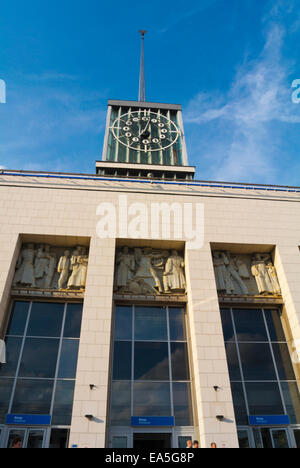 Vokzal Finlyandsky, Finlandia Stazione (1870), Pl Lenina square,Vyborgskaya District, San Pietroburgo, Russia, Europa Foto Stock