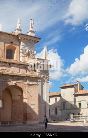 Duomo (Cattedrale), Urbino (Patrimonio Mondiale dell'UNESCO), Le Marche, Italia Foto Stock