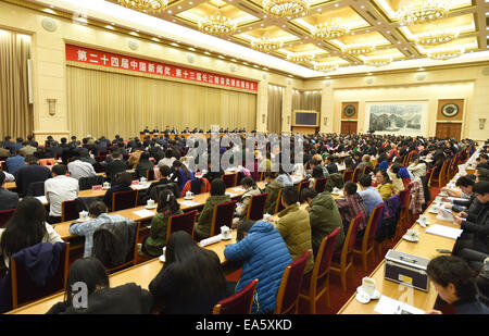 Pechino, Cina. 7 Nov, 2014. La cerimonia di premiazione della XXIV Cina premi giornalistici e il tredicesimo Changjiang Taofen Awards si svolgerà a Pechino Capitale della Cina, nov. 7, 2014. © Ma Zhancheng/Xinhua/Alamy Live News Foto Stock