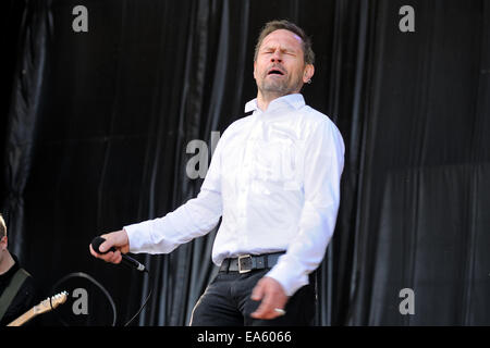 Barcellona - 24 Maggio: Einar Orn Benediktsson, cantante di Ghost banda digitale, esegue presso Heineken Primavera Sound Festival 2013. Foto Stock