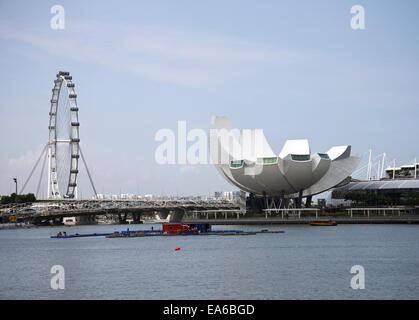 ArtScience Museum & Singapore Flyer Foto Stock