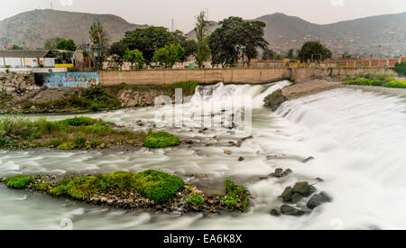 Fiume Rimac, Lima, Peru Foto Stock