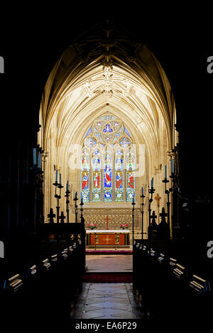 L'interno di St Leonard Chiesa, Charlecote Warwickshire, Inghilterra, Regno Unito Foto Stock