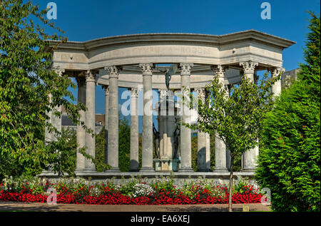 Monumento ai caduti della Prima Guerra Mondiale in Cathays Park a Cardiff il Centro Civico Foto Stock