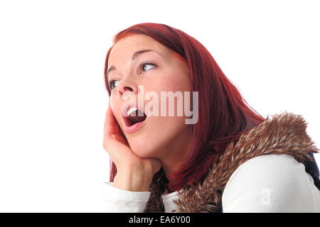 Una giovane donna donna sbadigli isolato su bianco 2 Foto Stock