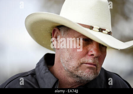 FILE PIX: San Bernardino, in California, Stati Uniti d'America. Xix Nov, 2013. La polizia ha arrestato CHARLES MERRITT il partner aziendale di Giuseppe McStay sul sospetto di uccisione di Giuseppe, estate, Gianni e Giuseppe McStay jr. La famiglia McStay resti sono stati trovati nelle tombe di bassifondi dello scorso anno sul bordo del deserto in Victorville. Nella foto: nov. 19, 2013 - Hesperia, California, Stati Uniti - CHARLES "chase' MERRITT in Hesperia. Merritt era il business partner di padre Joseph McStay. Credito: ZUMA Press, Inc./Alamy Live News Foto Stock