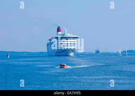 La Svezia, arcipelago di Stoccolma - i traghetti passeggeri in partenza per la Finlandia Foto Stock