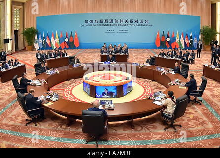 Pechino, Cina. 8 Novembre, 2014. Il presidente cinese Xi Jinping presiede un dialogo sul rafforzamento del partenariato di connettività a Pechino Capitale della Cina, Nov.8, 2014. Credito: Li Tao/Xinhua/Alamy Live News Foto Stock