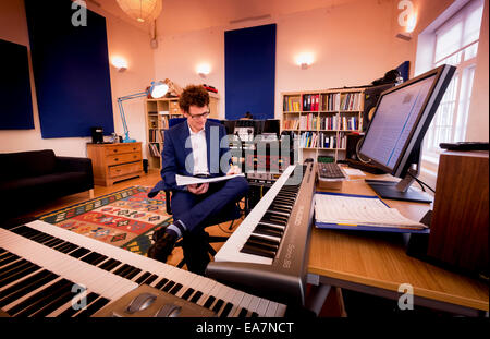 Lo studio di registrazione del compositore Ned Bigham al suo West Sussex home - Bignor Park House. Foto Stock