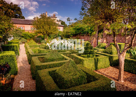 Il giardino del compositore Ned Bigham al suo West Sussex home - Bignor Park House. Foto Stock