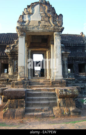 Il Banteay Srei grande tempio di Angkor è un 10esimo secolo cambogiano di tempio dedicato al dio indù Shiva. Foto Stock