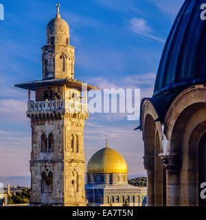 Bab Al-Ghawanima minareto e Cupola della roccia al tramonto Gerusalemme Israele Foto Stock