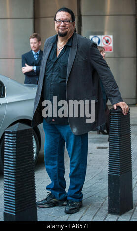 Penn e Teller, prestigio e maghi lasciando uno studio mostra presso la BBC Broadcasting House. Dotato di: Penn Jillette,Penn dove: Londra, Regno Unito quando: 06 Maggio 2014 Foto Stock