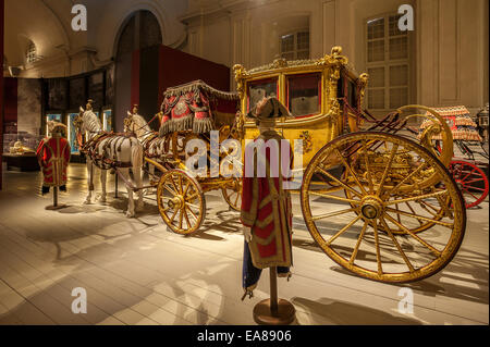 Italia Piemonte Venaria Reale 8 Novembre 2014 - Scuderie Reali - mostra 'L'Bucentaur e carrozze reali' - berlingotto gran gala di Vittorio Emanuele I Foto Stock