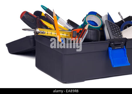 La cassetta degli attrezzi di plastica piena di strumenti Foto Stock