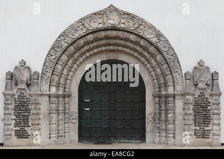 Portale scolpito del russo della chiesa Memoriale di Leipzig, in Sassonia, Germania. Foto Stock