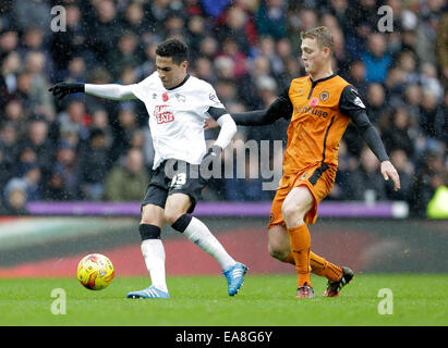 Derby, Regno Unito. 8 Novembre, 2014. Omar Mascarell di Derby compete con George Saville di Lupi Calcio - Sky scommessa campionato - Derby County vs Wolverhampton Wanderers - iPro Stadium Derby - Stagione 2014/15 - 8 Novembre 2014 - Foto Malcolm Couzens/Sportimage. Credito: csm/Alamy Live News Foto Stock