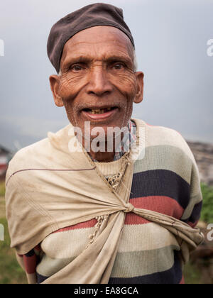 Anziani uomo Gurung, Nepal Foto Stock