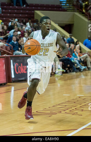 Charleston, Sc, STATI UNITI D'AMERICA. 8 Novembre, 2014. College of Charleston G Anthony Stitt (22) durante il NCAA pallacanestro tra Emory University e il College of Charleston a TD Arena il 8 novembre 2014 a Charleston, Carolina del Sud.College of Charleston sconfigge Emory 78-68.Giacobbe Kupferman/CSM/Alamy Live News Foto Stock