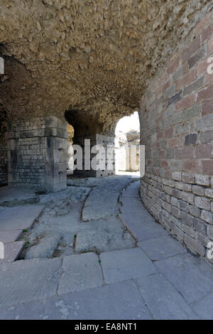 La sezione di epoca romana circolare struttura di trattamento nell'angolo sud est dell'Asklepieion. Pergamo, Bergama, Turchia. T Foto Stock