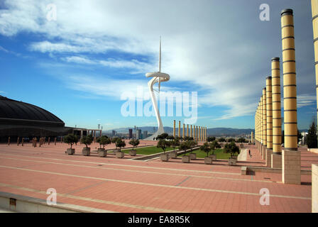 Barcellona, Spagna - dic 20: La torre di Telefonica di Montjuic su dicembre 20, 2009 a Barcellona, Spagna. Foto Stock