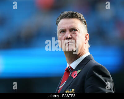 Manchester, Regno Unito. 2° Nov, 2014. Il Manchester United Louis van Gaal si affaccia su .- Barclays Premier League - Manchester City vs Manchester Utd - Etihad Stadium - Manchester - Inghilterra - 2 Novembre 2014 - Picture David Klein/Sportimage. © csm/Alamy Live News Foto Stock