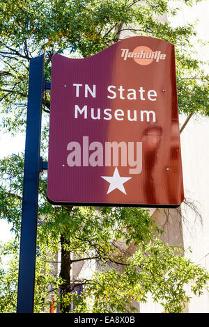 TN Museo di Stato signpost nel centro cittadino di Nashville Tennessee Foto Stock