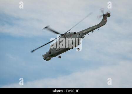 Cosford, Regno Unito - 8 Giugno 2014: la Royal Navy Westland Lynx elicottero, visualizzazione presso la RAF Cosford Airshow. Foto Stock