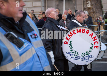 Londra, Regno Unito. 9 Nov, 2014. Estrema destra Fronte Nazionale marzo sul Giorno del Ricordo Credito: Guy Corbishley/Alamy Live News Foto Stock