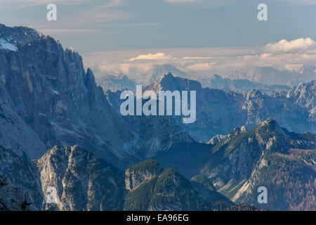 La Slovenia, sulle Alpi Giulie, vista dal Mangart mountain Foto Stock