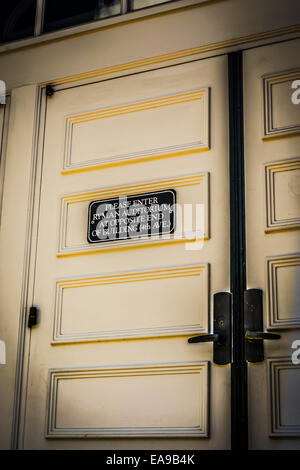 Un rendering spettrale di una porta posteriore all'Auditorium Ryman a Music City USA, Nashville, TN Foto Stock