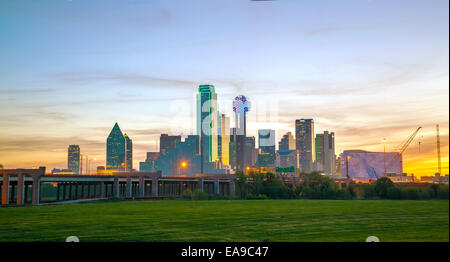 Panoramica del centro di Dallas al mattino Foto Stock