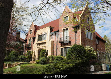 Casa Neo-Tudor, Kew Gardens, Queens, a New York Foto Stock