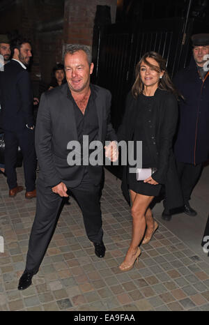 Liz Hurley lasciando Chiltern Firehouse ristorante e club con nuovo fidanzato David Yarrow dopo un pasto fuori insieme al nuovo eatery dotate: Elizabeth Hurley,David Yarrow dove: Londra, Regno Unito quando: 07 Maggio 2014 Foto Stock