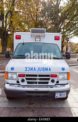 Ambulanza Vista frontale - USA Foto Stock