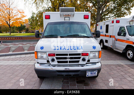 Ambulanza Vista frontale - USA Foto Stock