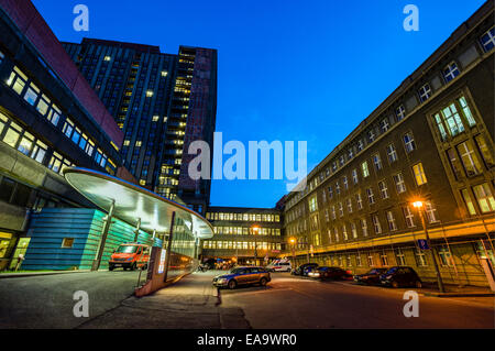 Ingresso alla sala di emergenza dell'ospedale Charité Berlino, Germania Foto Stock