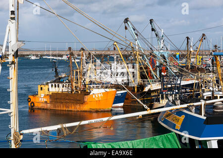 Brixham trawler flotta,Brixham pescherecci da traino,esea,e.mare,trawler lasciando Brixham harbour,wee boy,Wee Boy Giovanni trawler,trawler fy 91 Foto Stock