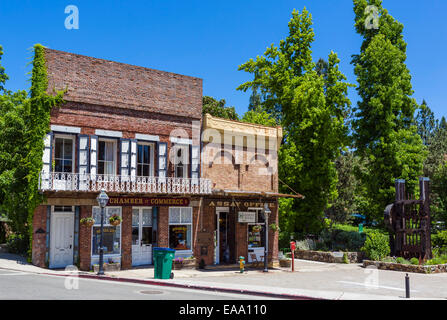 South Yuba Canal Building & Ott dell ufficio di saggio, i più antichi edifici di affari nel centro storico di Nevada City, California, Stati Uniti d'America Foto Stock