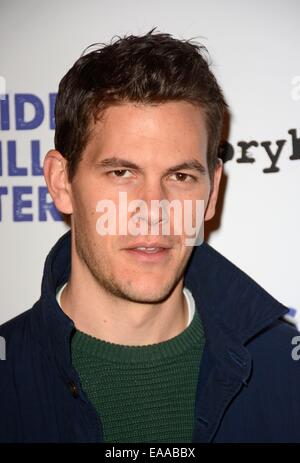 New York, NY, STATI UNITI D'AMERICA. 9 Nov, 2014. Tom Lipinski presso gli arrivi per oltre alle acque ancora New York Premiere, Sunshine Landmark Cinema, New York, NY, 9 novembre 2014. Credito: Derek Storm/Everett raccolta/Alamy Live News Foto Stock