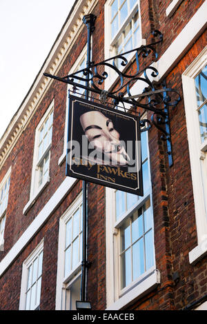 Guy Fawkes Inn York City Centre Regno Unito casa natale 1570 della polvere da sparo plot cospiratore facciata di edificio esterno Foto Stock