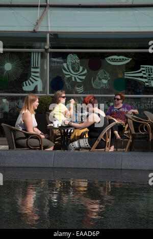 Cafe al Kiasma Museum di Arte Moderna, Helsinki, Finlandia Foto Stock