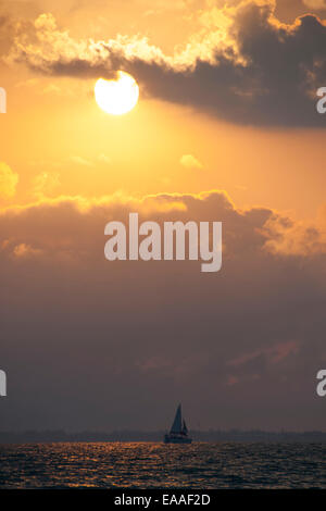 Tramonto [luce calda] seascape beach florida cloud Foto Stock