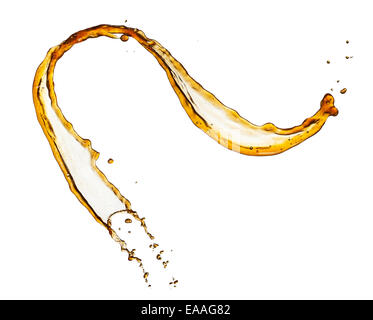 Liquido marrone schizzi di caffè o di cola, isolati su sfondo bianco Foto Stock